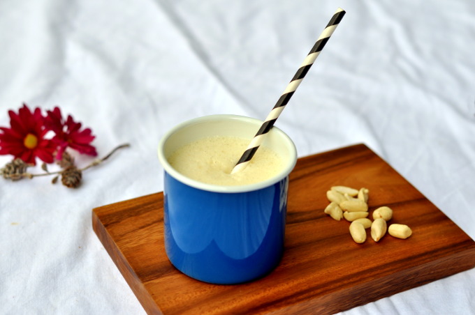 Milkshake med banan og penøtter