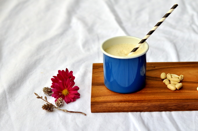 Milkshake med banan og penøtter