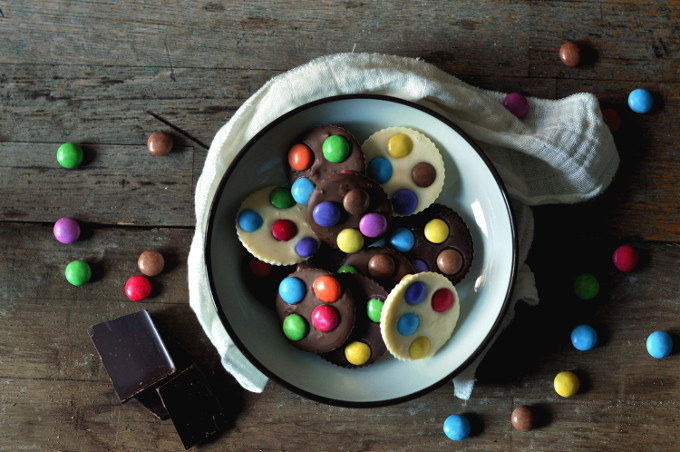 Sjokoladepletter med smarties