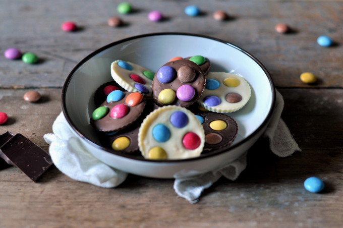 Sjokoladepletter med smarties